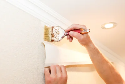 Pose de papier peint à Venzolasca — revêtements muraux et toiles de verre